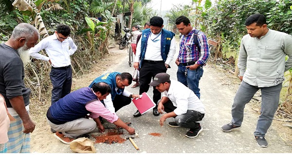 লক্ষ্মীপুরে সড়ক সংস্কারে অনিয়ম